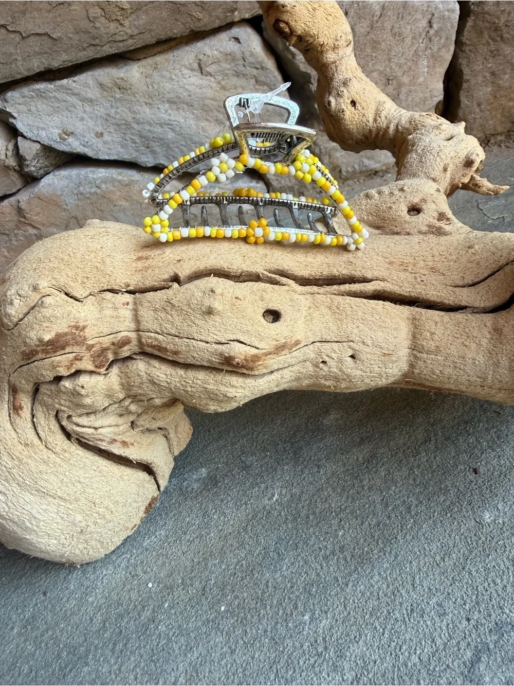 New🌟Free People-Beaded Yellow & White Hair Claw Clip